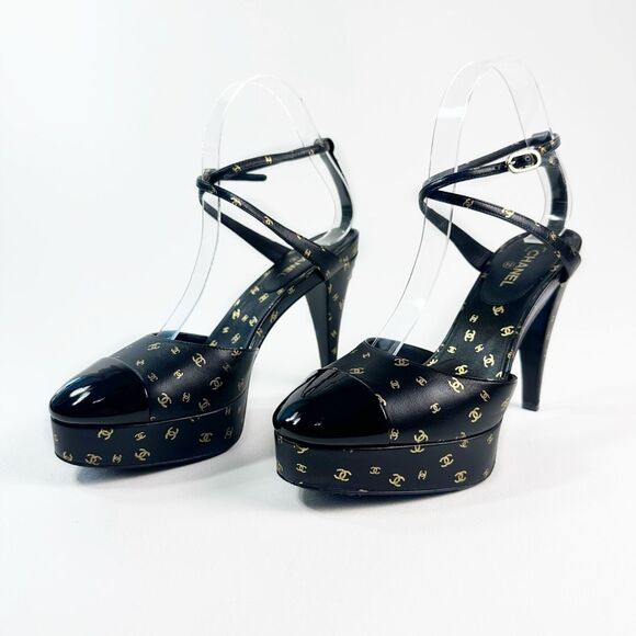 CHANEL Shoes - CHANEL 2023 Interlocking CC Logo Printed Black Heels Size 38 Platform Cap Toe